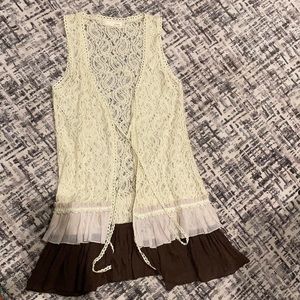 Beautiful Lace, soft pretty easy vibes